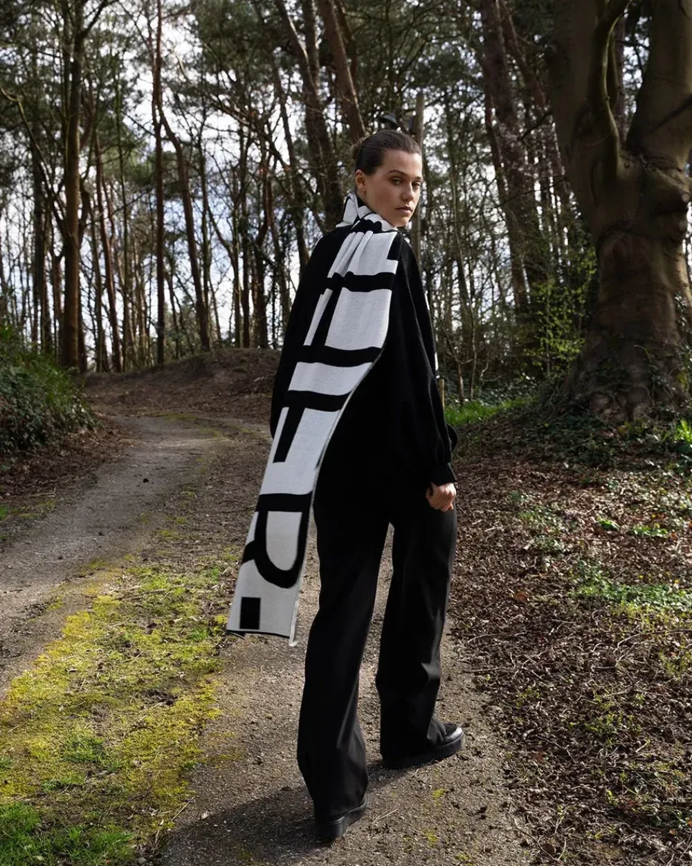 Discount Andrea ScarfBlack white Sjaals