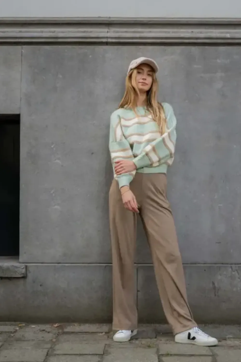 Hot broek met visgraat structuur beige Broeken